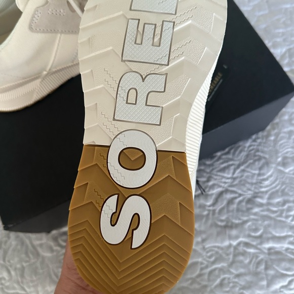 NWT Out N About III Sorrell - Picture 14 of 16